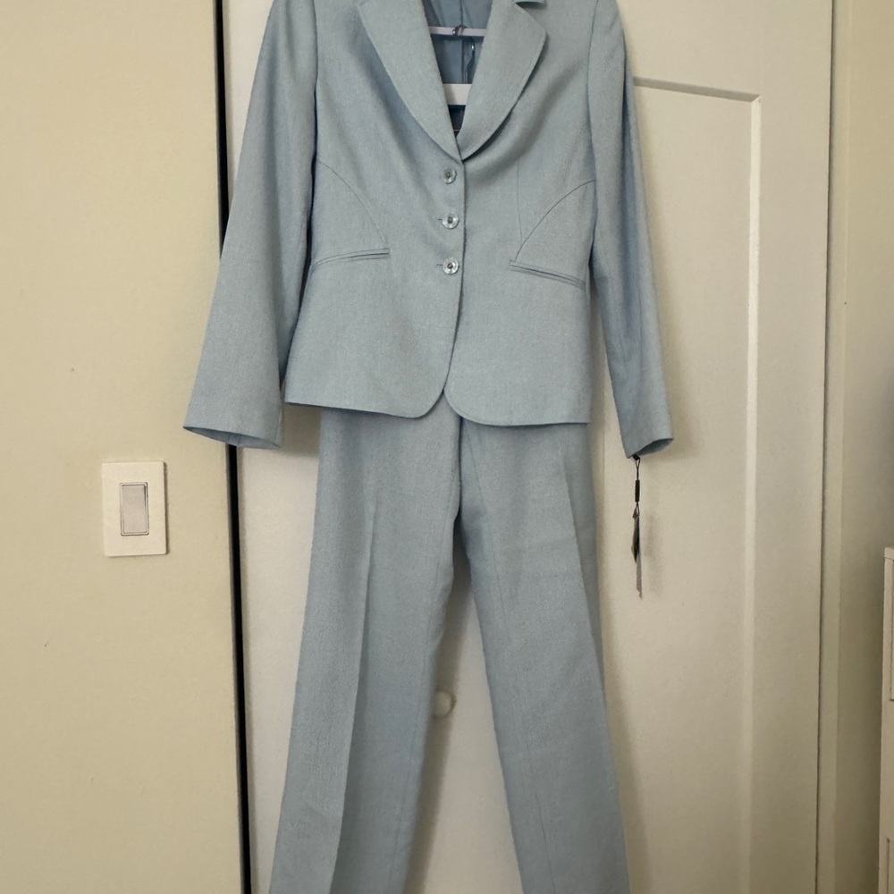 Tahari Light Blue Blazer & Suit Jacket Set